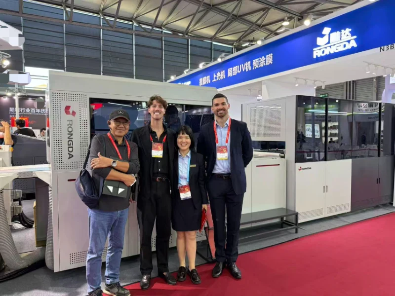 Rongda-emballage overhovedet i print Kina 2026: Live Demo af BFM1000 Automatic Case Maker
